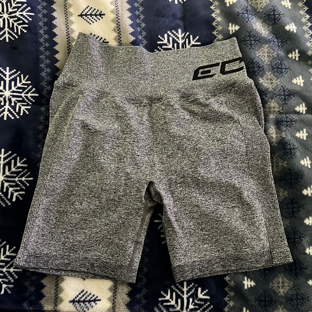 ECHT Arise scrunch shorts